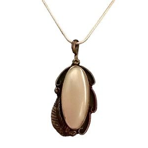 VINTAGE S/S Mother Of Pearl Pendant